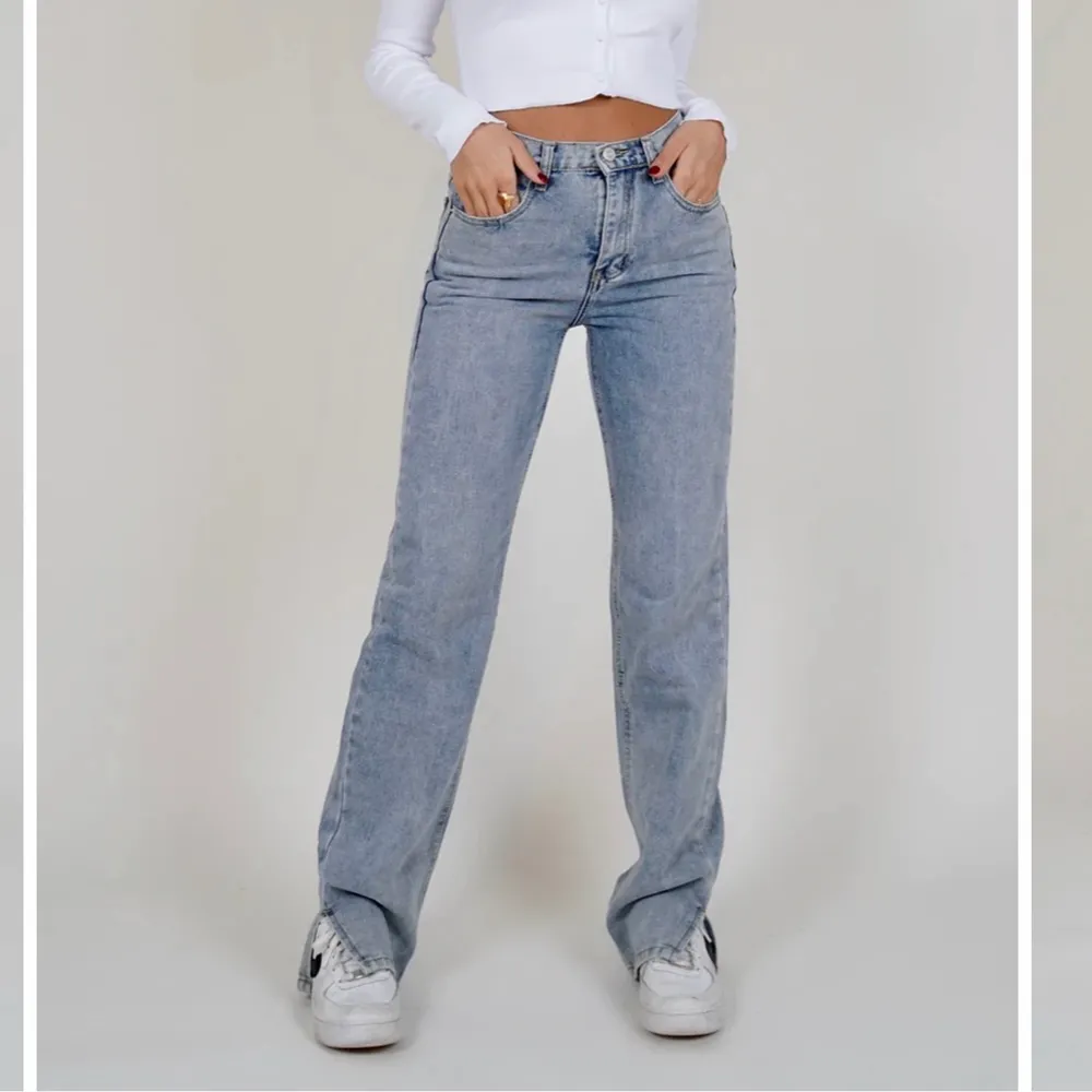 supersnygga jeans från venderbys i storlek XS. nypris ca 700 men släpper för  350kr. de är som nya och har galet bra passform💕. Jeans & Byxor.