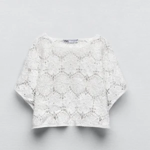 Slutsåld Zara topp - SÅÅ fin sommartopp från zara. Säljer för minst 300kr, om fler är intresserade blir det budgivning! 