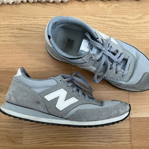 New balance  - Skorna är rätt använda men fortfarande i rätt bra skick