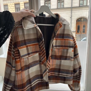Jacka från bershka  - Jätte fin jacka från bershka i storlek S/M, skriv privat vid intresse✨