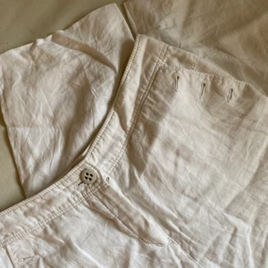 Linnebyxor - Jätte fina linnebyxor nästan helt oanvända. 36/38 skulle passa bra, fina nu till sommaren, inget är förstårt på dem utan har andra jag använder mer bara! Är 163cm.