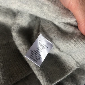 Neo noir tröja - Se bild. Otroligt skön tröja. Perfekt för sena sommarkvällar. Ullblandning