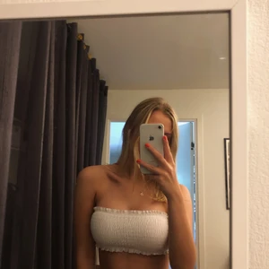 Bikinitopp - Asså jättefin o jätteskön men för liten :(((((. Sitter annars så bra o åker inte ner