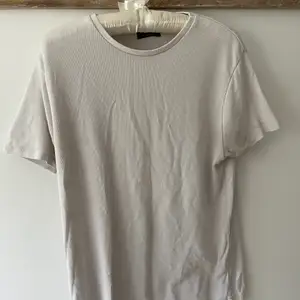 White Zara stretchy T-shirt 
