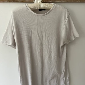 Zara T shirt - White Zara stretchy T-shirt 