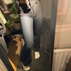 Jeans - Flarejeans från Dr.Denim, nyskick