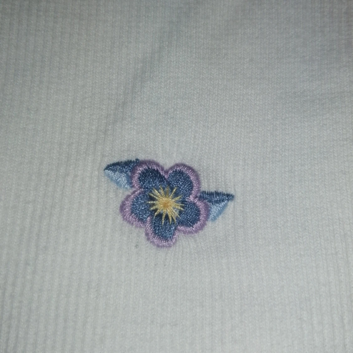 V- ringad magtröja från Cubus  - 90