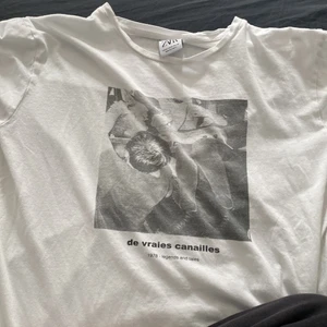 Zara t shirt - säljer denna Zara t shirt som är slm ny. Kan mötas upp i stockholm.