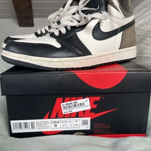 Säljer mina jordens storlek 41 - Hej nu säljer jag mina jordens för 4000kr typ oanvända köpte dom för 6000kr har bara använt dom 2 gånger 