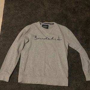 Bondelid tröja - Anvönd endast en gång. Storlek S. Köpt för 899. Säljer för 250. Kan mötas/ fraktas