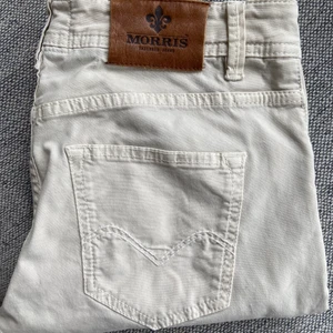 Morris jeans - Ljusa Morris jeans i fint skick. 29 i midjan men med stretch.