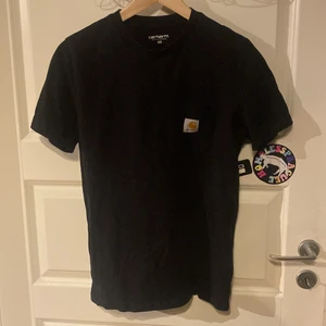 Vintage Carhartt tee - Carhartt tee i storlek xs 