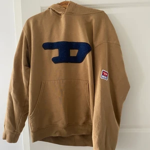 2000 tals Diesel hoodie - Skön Diesel hoodie i bra skick! fråga för mått eller mer bilder