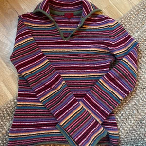 mysig tröja - långärmad randig tröja, väldigt skönt tyg! från Hugo Boss. fin passform, bra kvalitet:) 