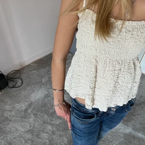 Topp - Älskar!!😭😍 så himla fin topp så är osäker på om jag vill sälja, ändast intressekoll!!! Säljer ändast vid bra bud. 