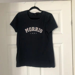 Morris t-shirt - Använd fåtal gånger men inte använt den på väldigt länge, billigare vid snabb affär 