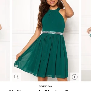 Balklänning  - Säljer en helt ny balklänning från Bubbleroom i storlek 40. Nypris 800kr. Säljer den för 450kr.