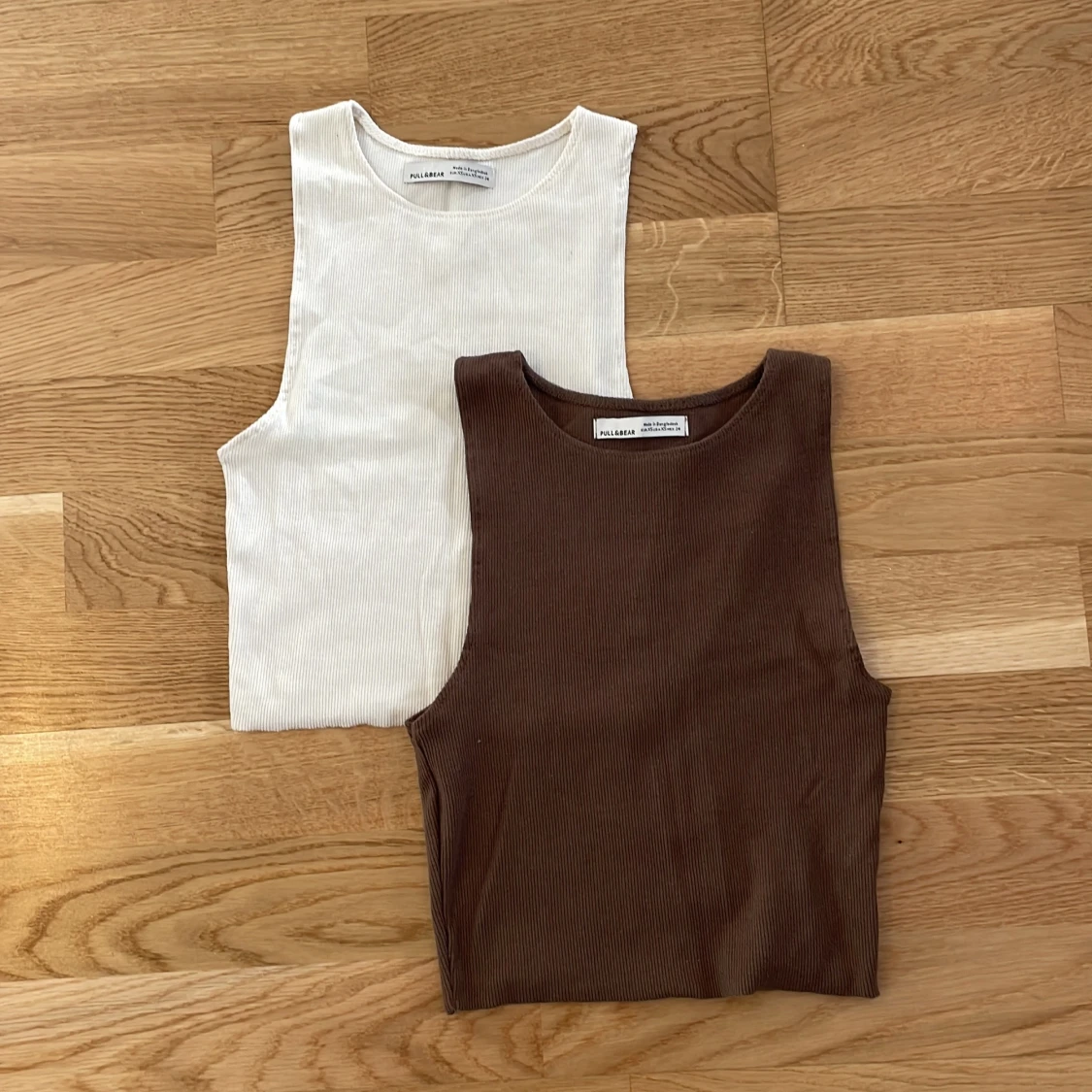 Två korta toppar Pull and bear