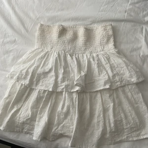 Volang kjol  - Populär volang kjol, andra bilden lånad