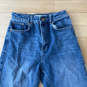 Jeans! - Lätt använda jeans från NAKD! (frakt ingår ej)