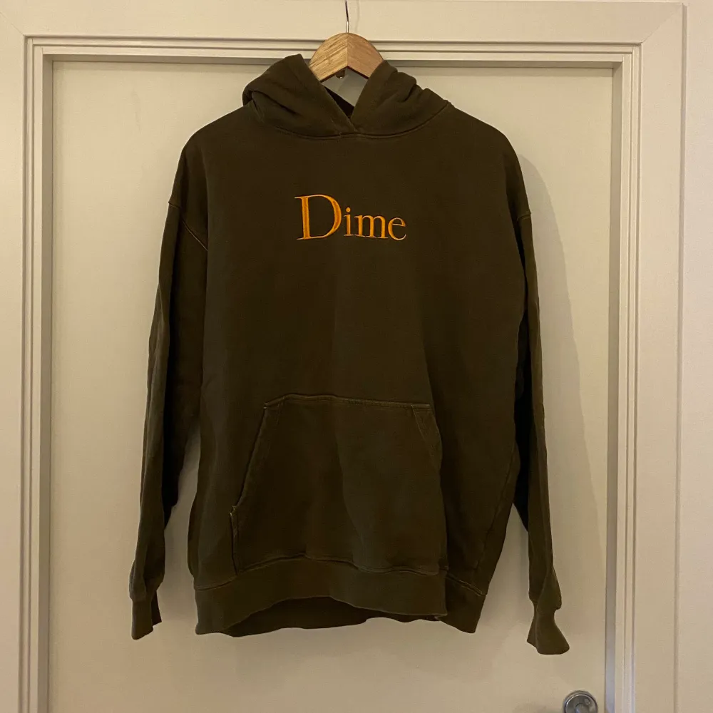 Hoodie från märket Dime. Köpt second hand.. Hoodies.