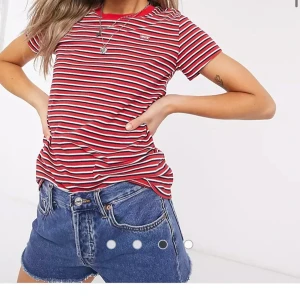 Randig Levis  - Som ny, inte riktigt min stil. 🫶🏻