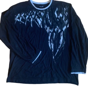 Longsleeve T-Shirt - .