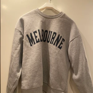 Tröja Ginatricot  - Tröja från Ginatricot, storlek M. Använd fåtal gånger🤍🤍