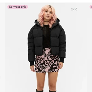 Svart puffer jacka - Dunjacka från Monki, nyskick storlek s