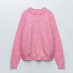 Zara tröja  - Säljer nu min jätte fina och jätte mysiga rosa tröja från zara som är helt slutsåld! 💕köptes förra vintern men är knappt använd 💕