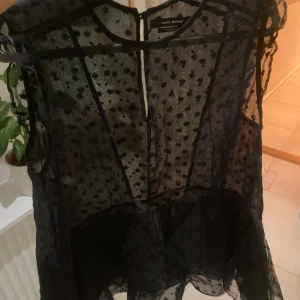 Isabel marant topp - Såå snygg blus från isabel Marant! Perfekt till hösten😍 fint skick, skriv för fler bilder. Nypris runt 1500kr