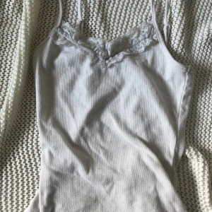 Spets linne - Fint spets linne tror de kommer i från shein i s