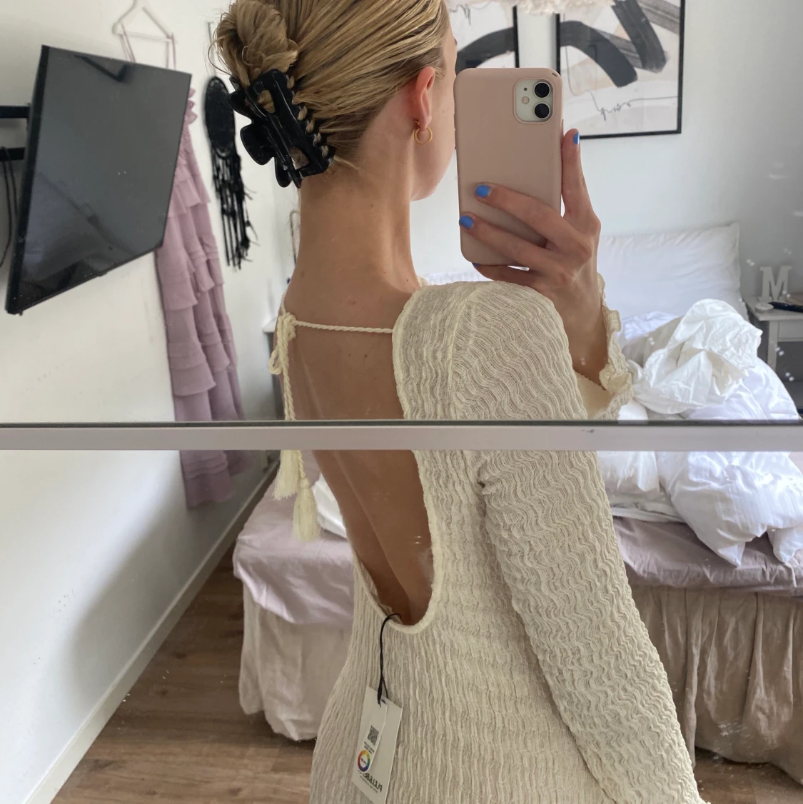 Vit klänning med öppen rygg - 90