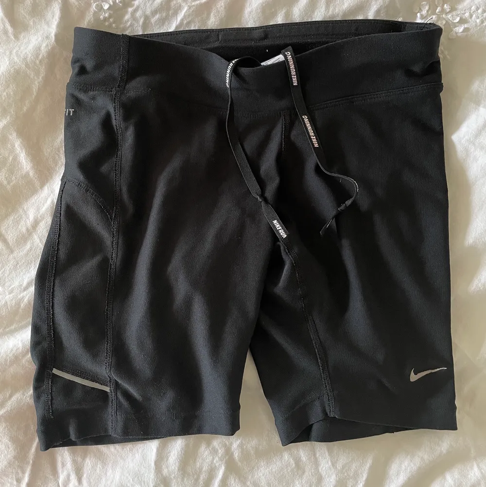Nike shorts i storlek Xs. Fint skick! 🙏💕. Shorts.