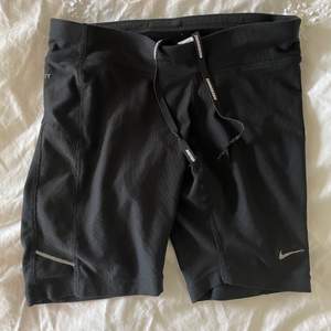 Nike shorts i storlek Xs. Fint skick! 🙏💕
