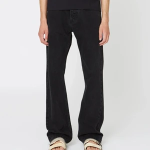 Hope rush - Hope rush jeans i svart. Ny skick då det knappt finns spår av användning. Storlek 30. Skicka privat för fler frågor