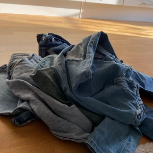MASSA JEANS  - Säljer massa jeans nu på min Plick, 230 kronor styck inklusive frakt 