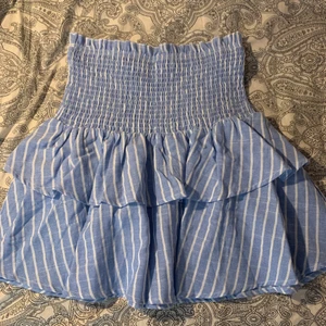 Kjol - Jättefin volangkjol. Aldrig använd!🧡 Vid fler av intresse buda i kommentarerna:)