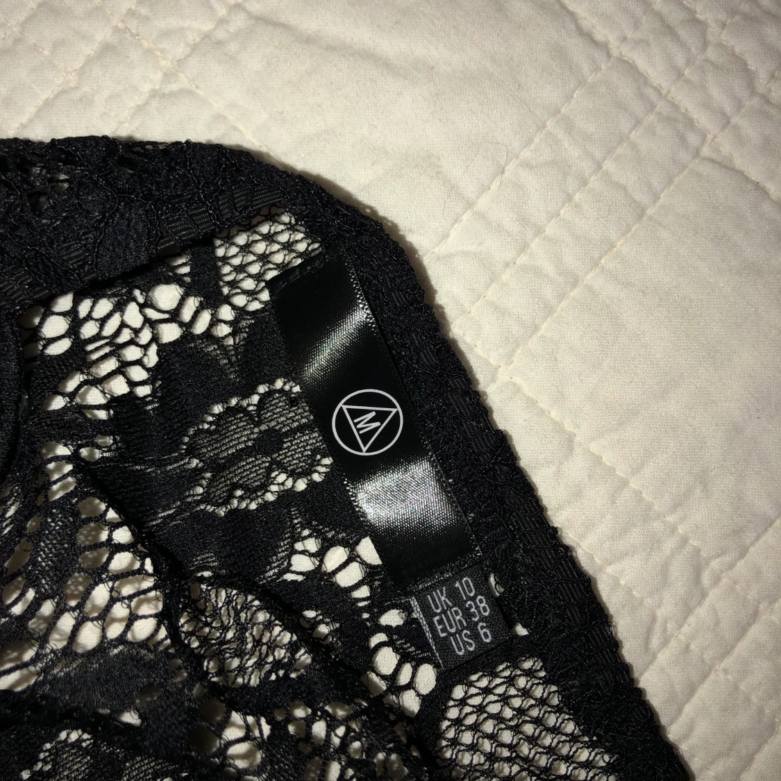 Svart bodysuit storlek 38 - 91