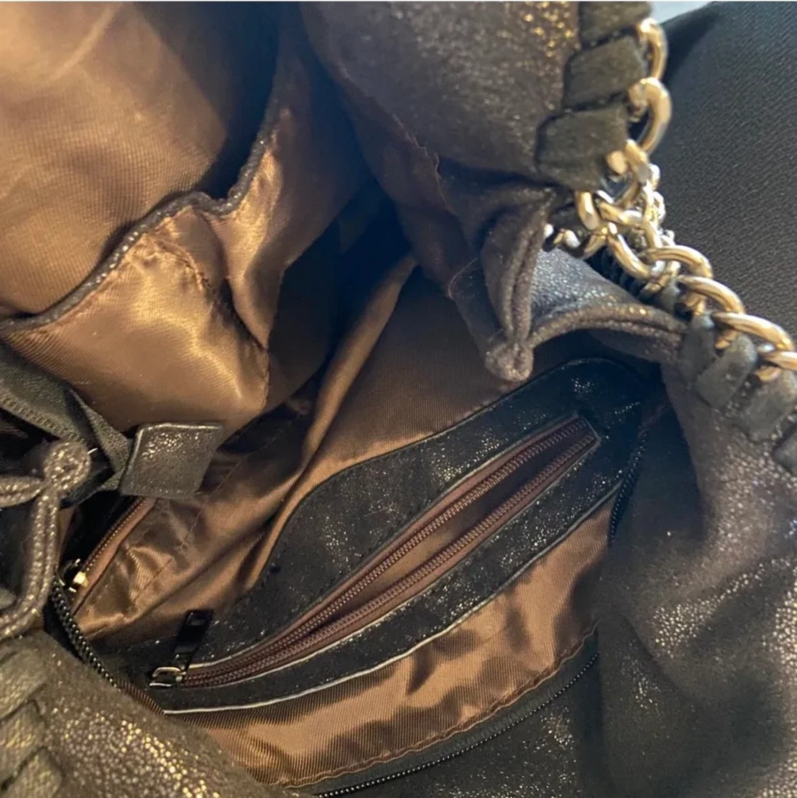 Svart väska med kedjeband  - 90