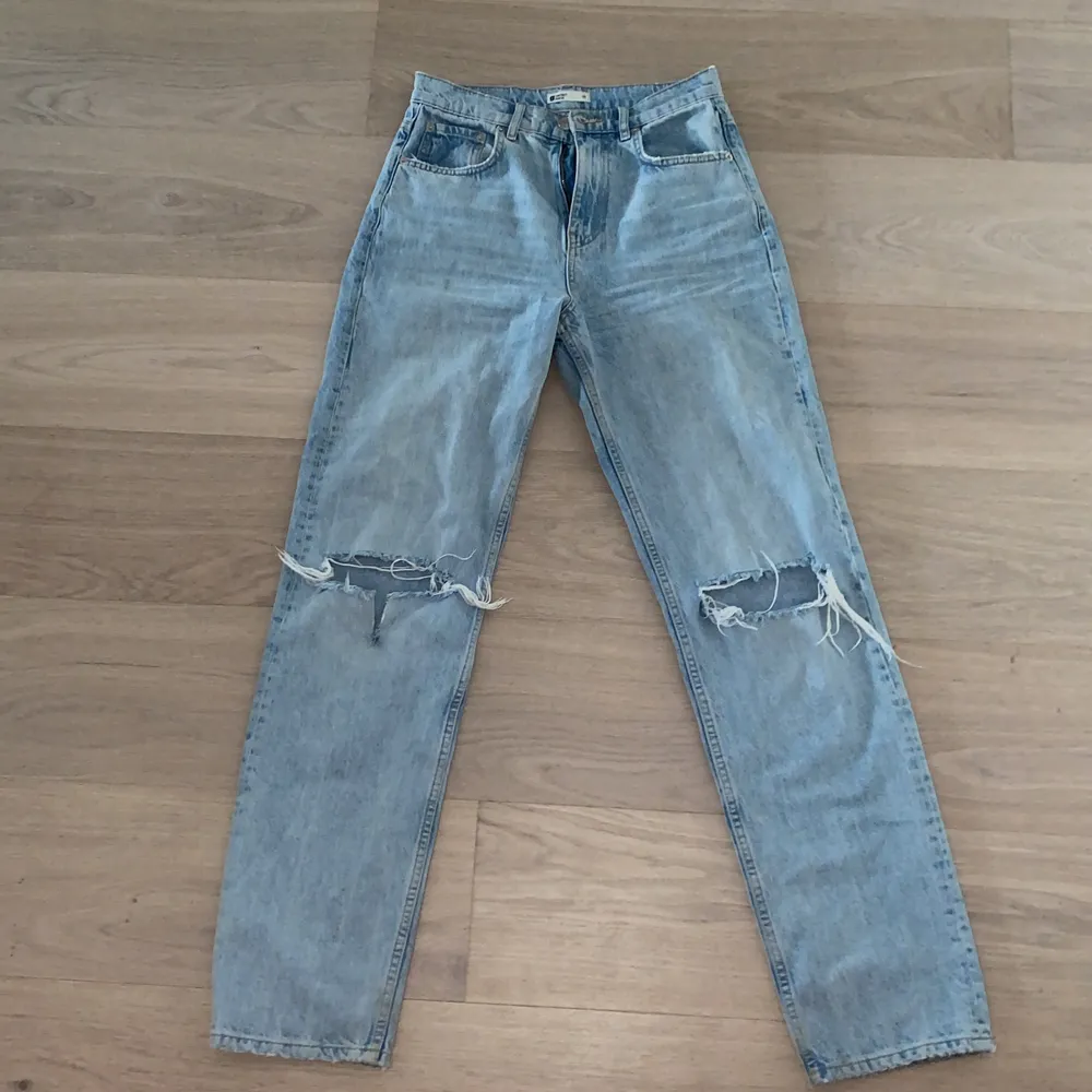 Ginatricot jeans tall strl 36. Jeansen är i gott skick och köparen står för frakten. Jeans & Byxor.