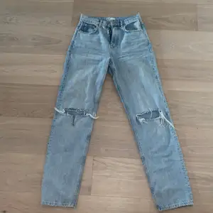 Ginatricot jeans tall strl 36. Jeansen är i gott skick och köparen står för frakten