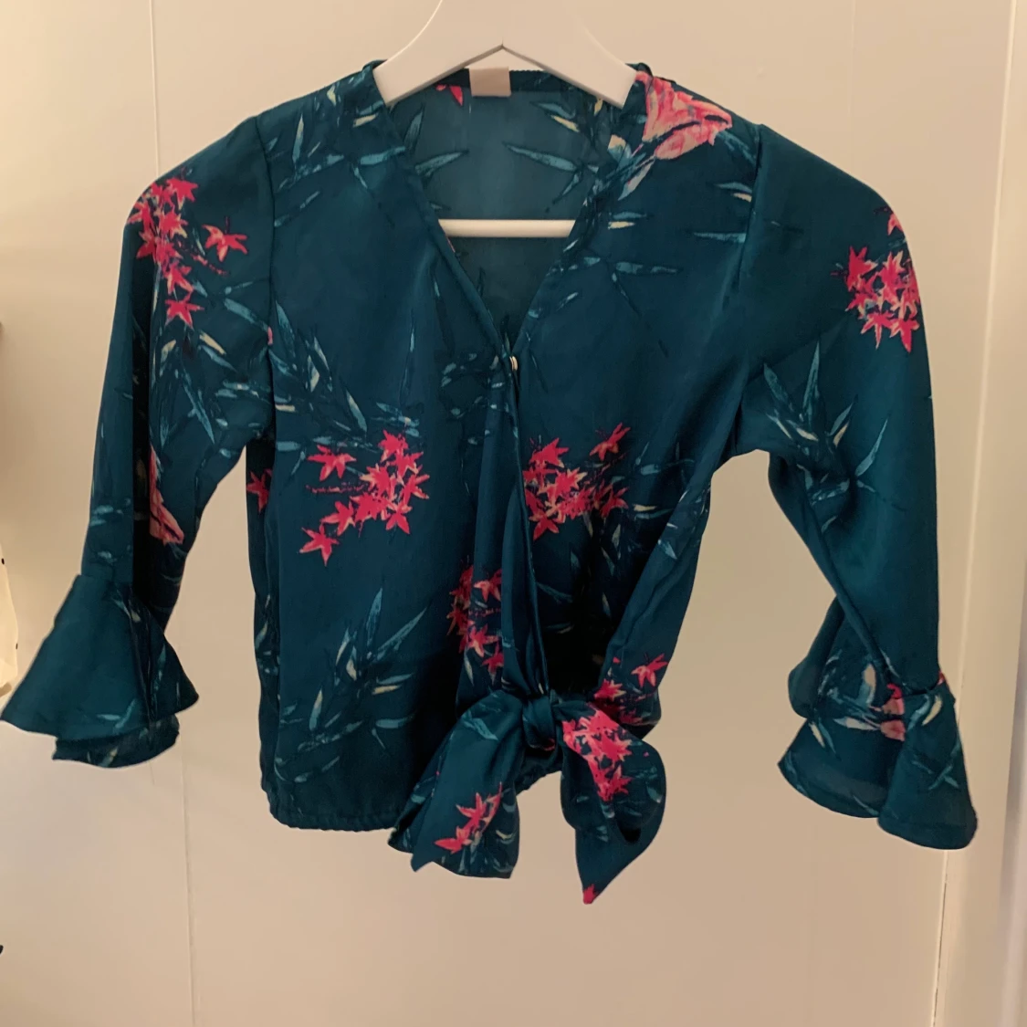 Omlott tröja, storlek 134/140 - 90