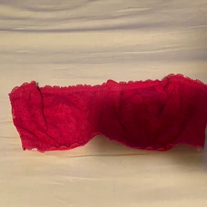 Twilfit bh - Bh från twilfit, utan axelband 🤍 använd fåtal gånger, lite för liten på mig. 