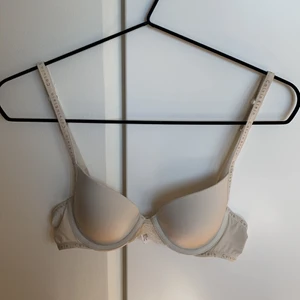Calvin Kline BH 70A - Betala bara för frakt. Väger om du är intresserad