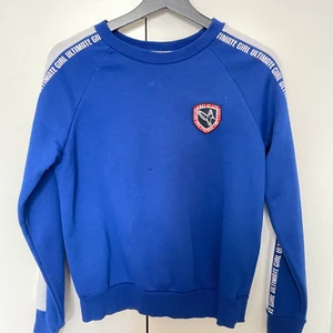 Crewneck - Säljer den här tröjan för 50kr!