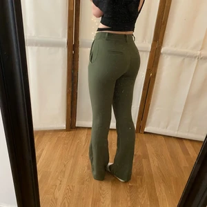 Kostymbyxor storlek xs - Betala bara för frakt. Väger om du är intresserad