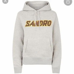 Sandro Paris Hoodie 36 / S grå med leo - Säljer en så nice hoodie från Sandro Paris! Storlek S! I använt men fint skick 💛💛