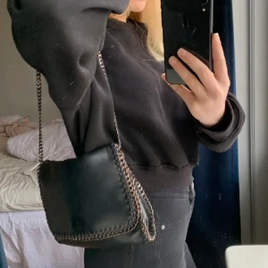 Märkeskopia av Stella Mc CARTNEY - Super söt och rymlig väska.