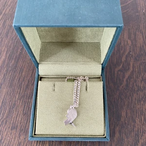 Maria Nilsdotter halsband  - Säljer ena halvan av mitt Maria Nilsdotter halsband. Använt ett fåtal gånger och därmed så gott som nytt och jättefint skick!💕 Priset kan diskuteras!